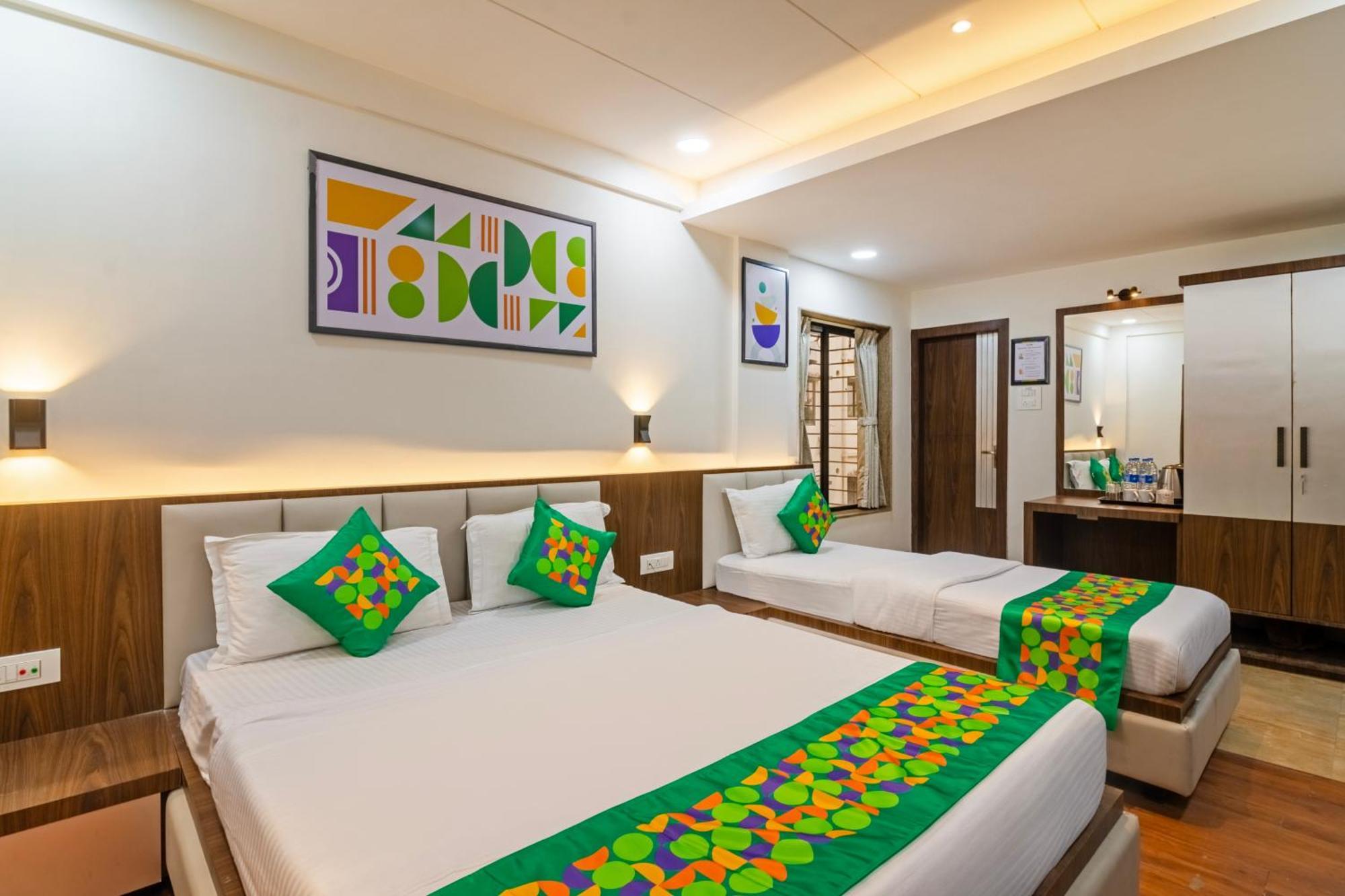 Treebo Petals Banquet & Suites - Calcutta Exteriör bild