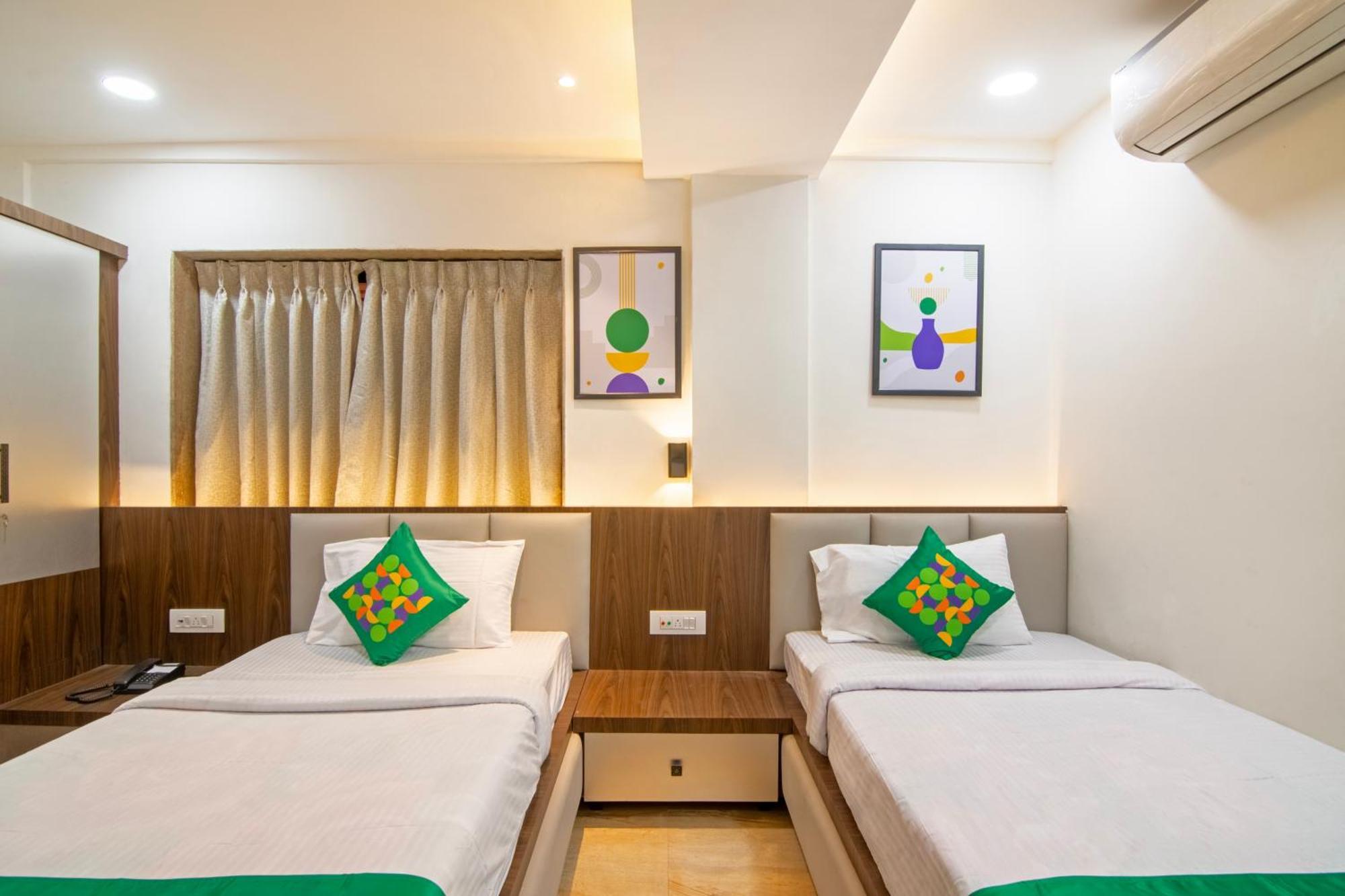 Treebo Petals Banquet & Suites - Calcutta Exteriör bild