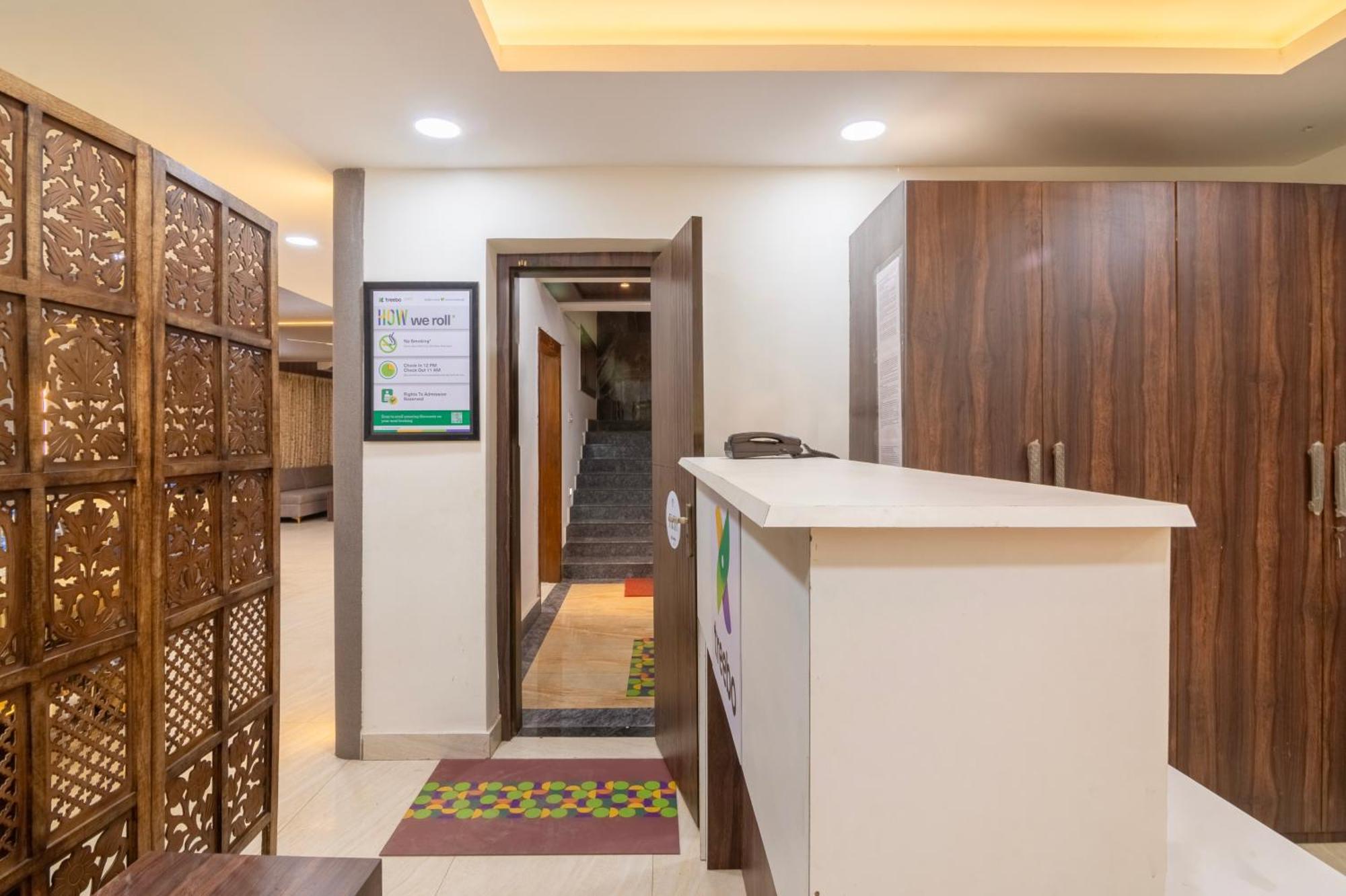 Treebo Petals Banquet & Suites - Calcutta Exteriör bild