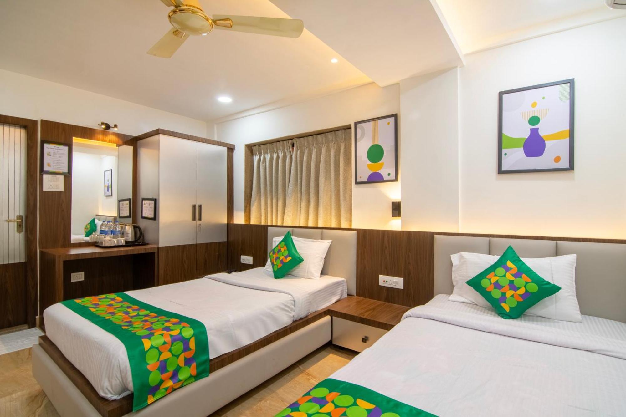 Treebo Petals Banquet & Suites - Calcutta Exteriör bild
