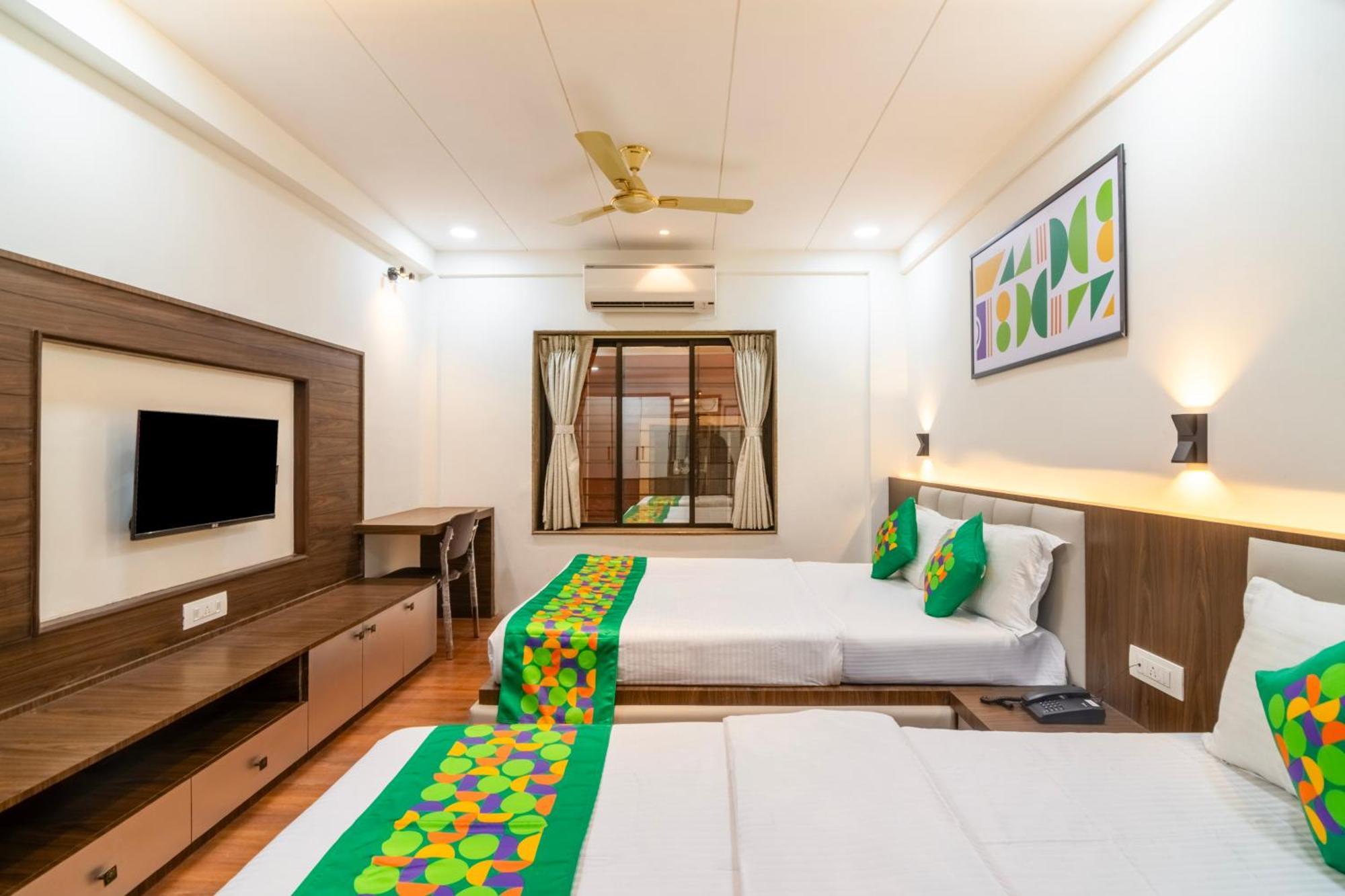 Treebo Petals Banquet & Suites - Calcutta Exteriör bild