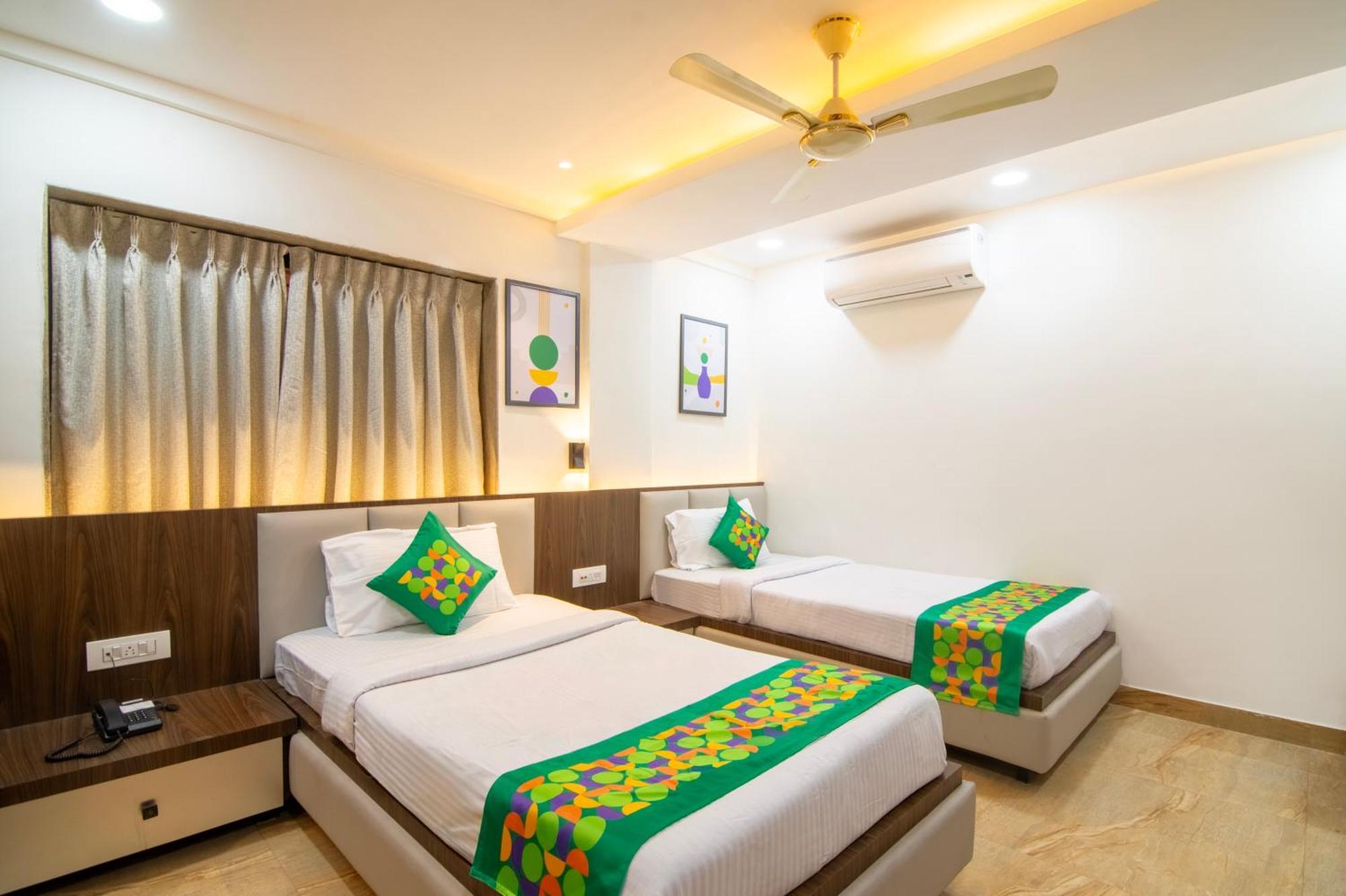 Treebo Petals Banquet & Suites - Calcutta Exteriör bild